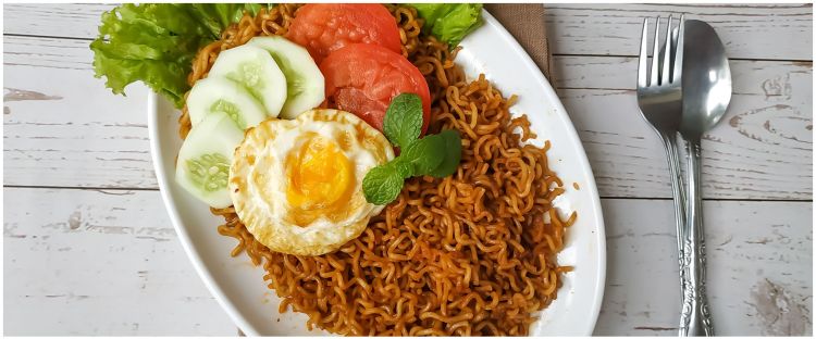 [KUIS] Rasa mi favorit kamu ini bisa tentukan sekte nyeleneh makan mi goreng yang pas buatmu